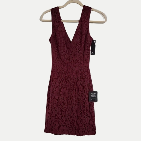 Lulus lace mini dress with back cut-out in burgundy Sz XS NWT - Picture 3 of 14